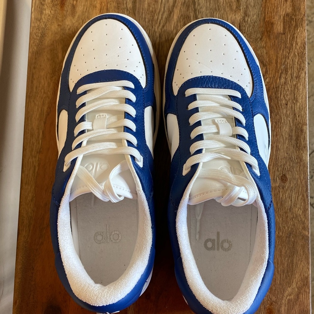 Unisex Alo Sneaker in Limited Edition Color, White w/ Navy - Picture 9 of 11